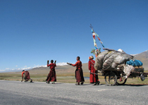 Ganden Monastery to Samye Monastery Hiking