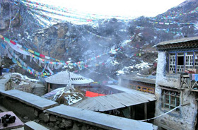 Dezhong Hot Spring