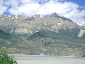 Ranwu Lake in Nyingchi
